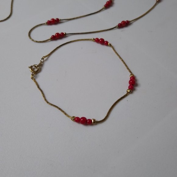 Vintage Small Red Bead Necklace & Bracelet Set - Picture 3 of 9